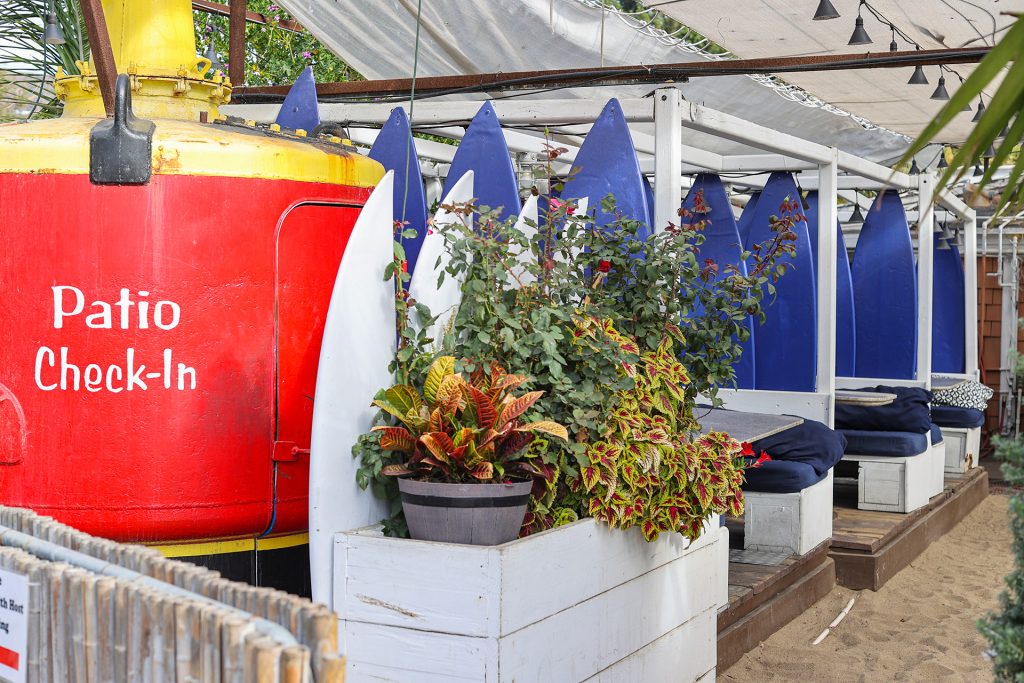 Paradise Cove Beach Cafe patio dining